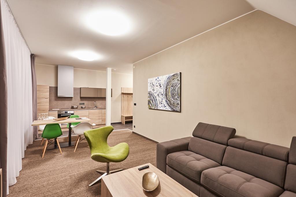 Apartmany Volarik มิคูลอฟ ภายนอก รูปภาพ
